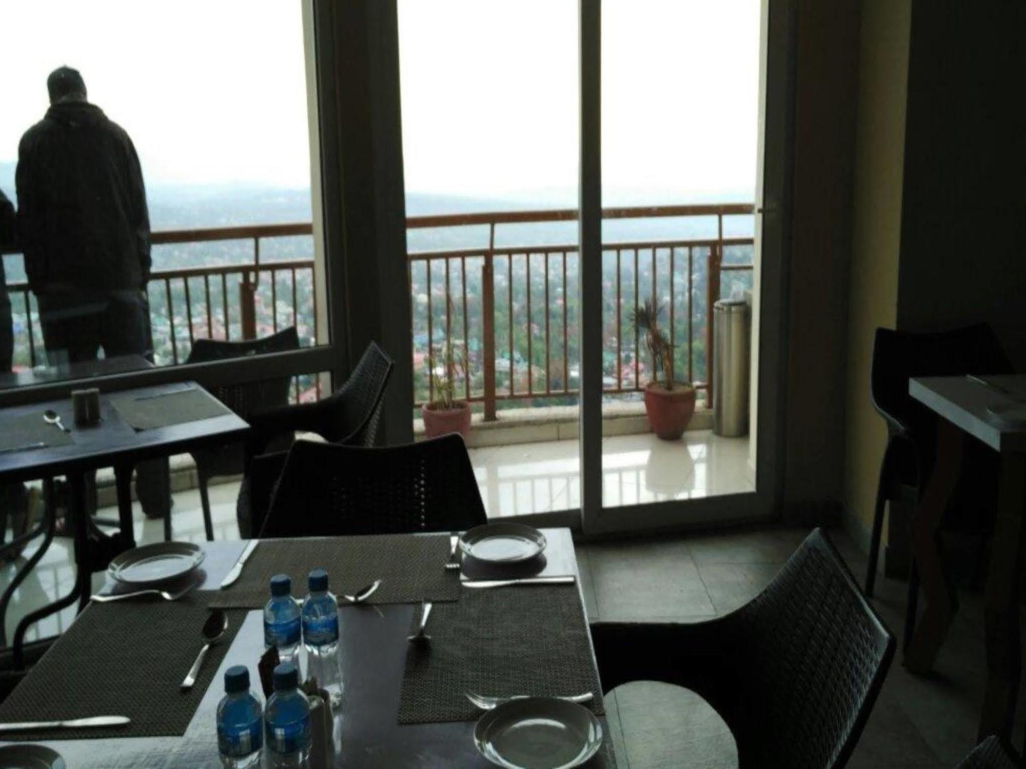 Hotel Inclover-A Peaceful Retreat Dharamshala Buitenkant foto